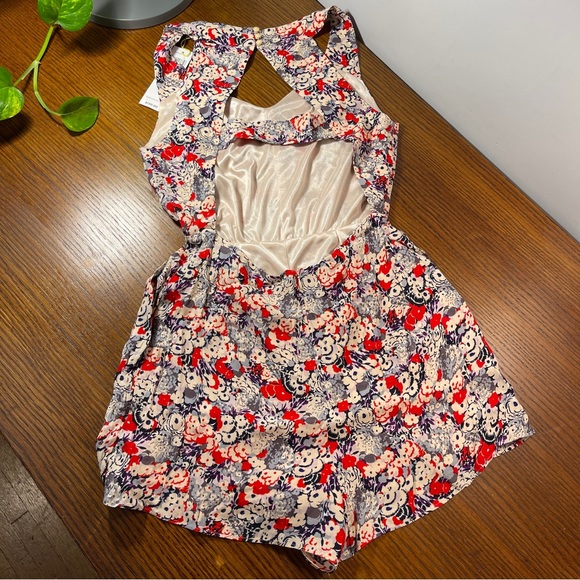 NWT | BCBGeneration Floral Romper - Picture 3 of 9